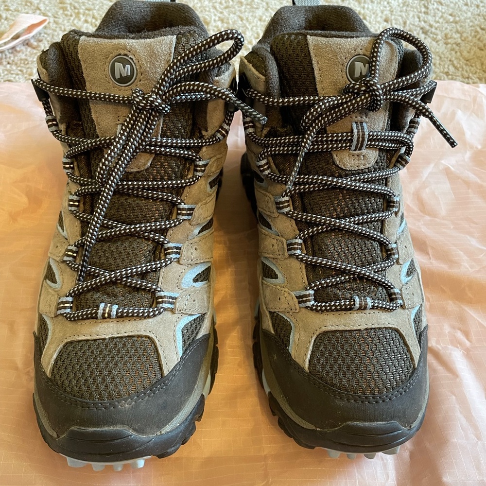 NWOT- Merrell Moab Ankle Boots Tan/Blue